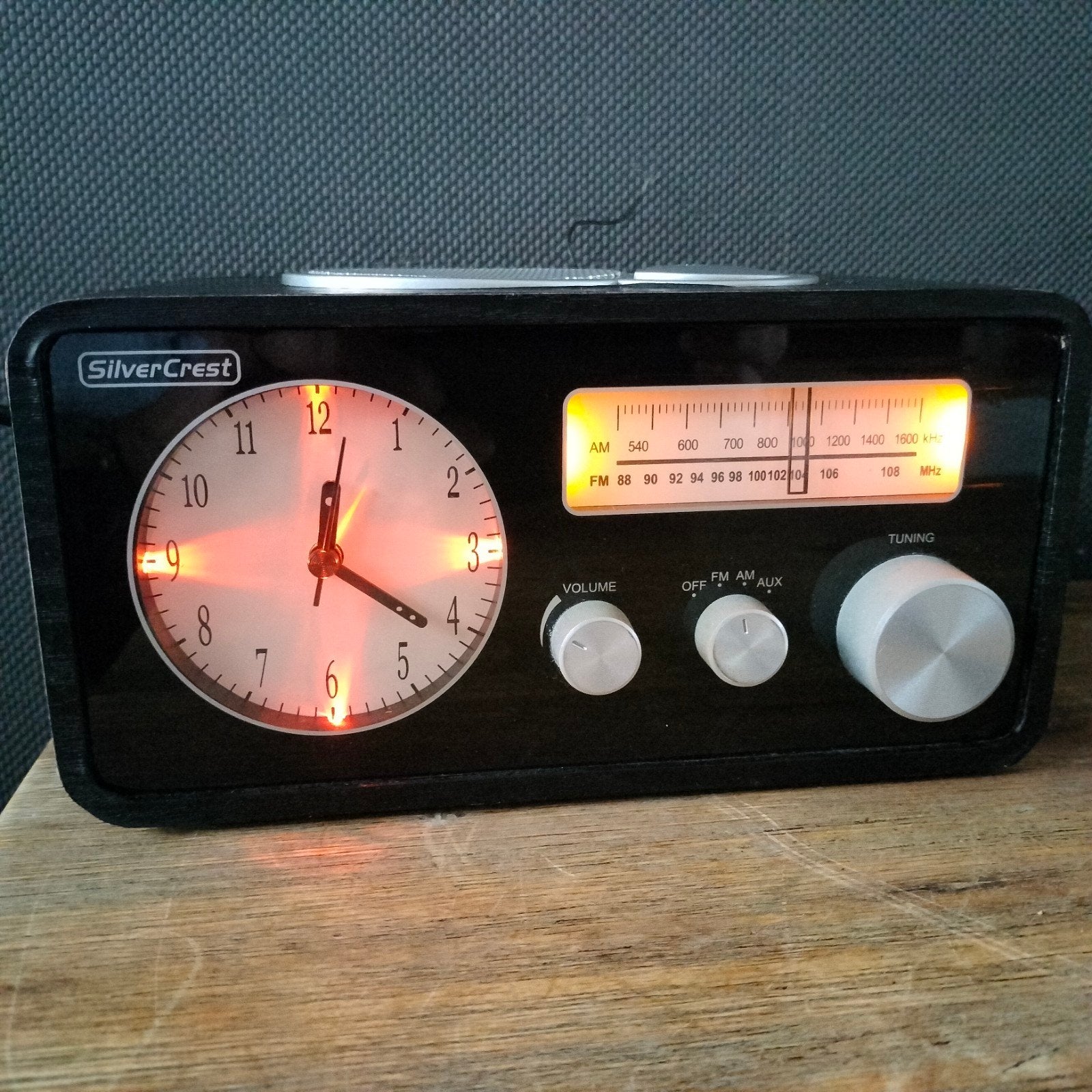 Silvercrest Wekkerradio KH2321 met Houten Omhulsel, Audio, Tv en Foto, Ophalen of Verzenden