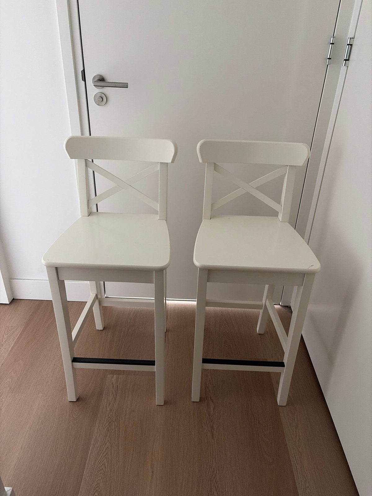 Set van 2 witte houten barkrukken met rugleuning, Ophalen, Gebruikt, 60 tot 90 cm, Hout