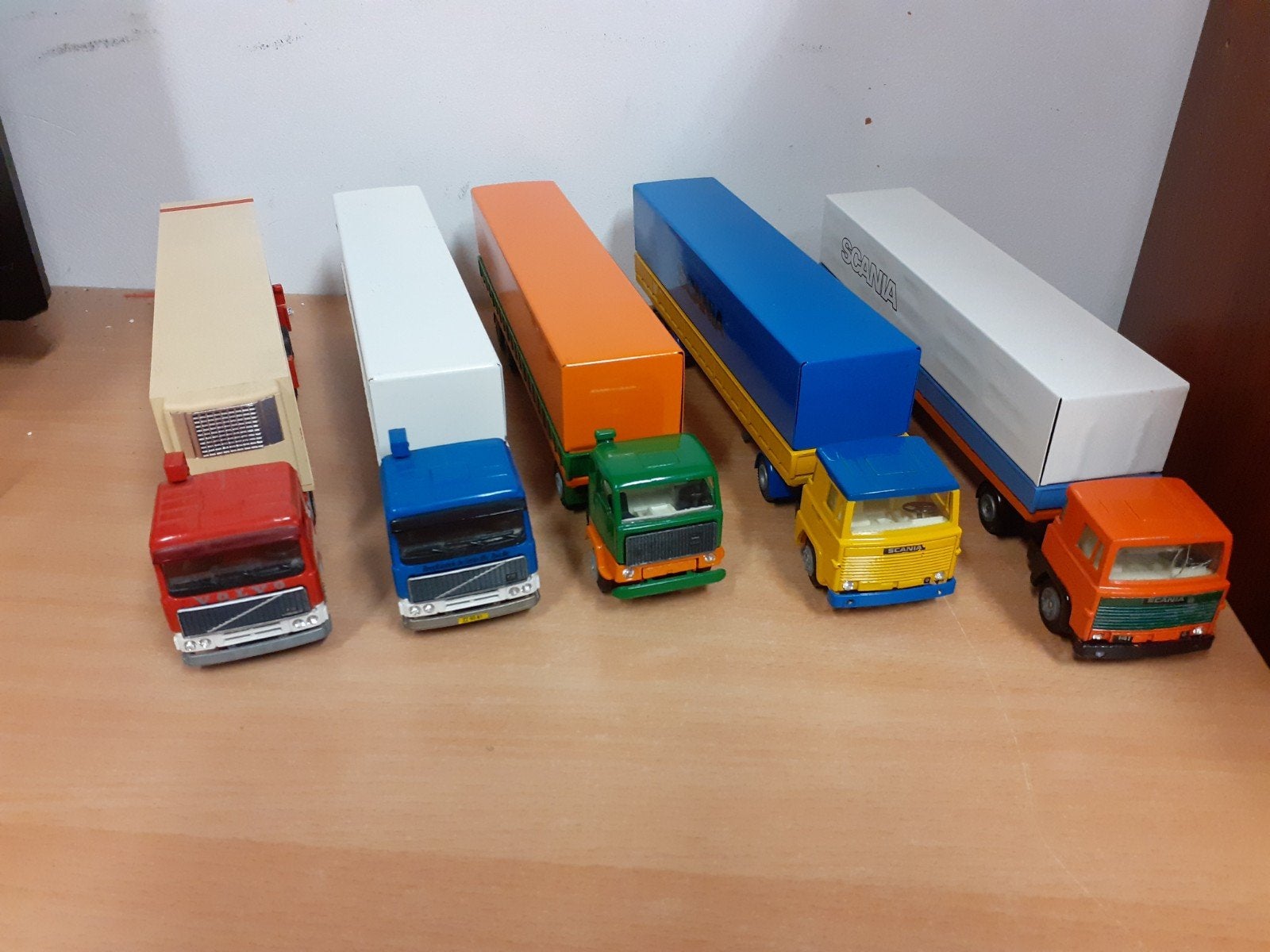 Tekno  Scania Volvo, Ophalen of Verzenden, Bus of Vrachtwagen, Tekno