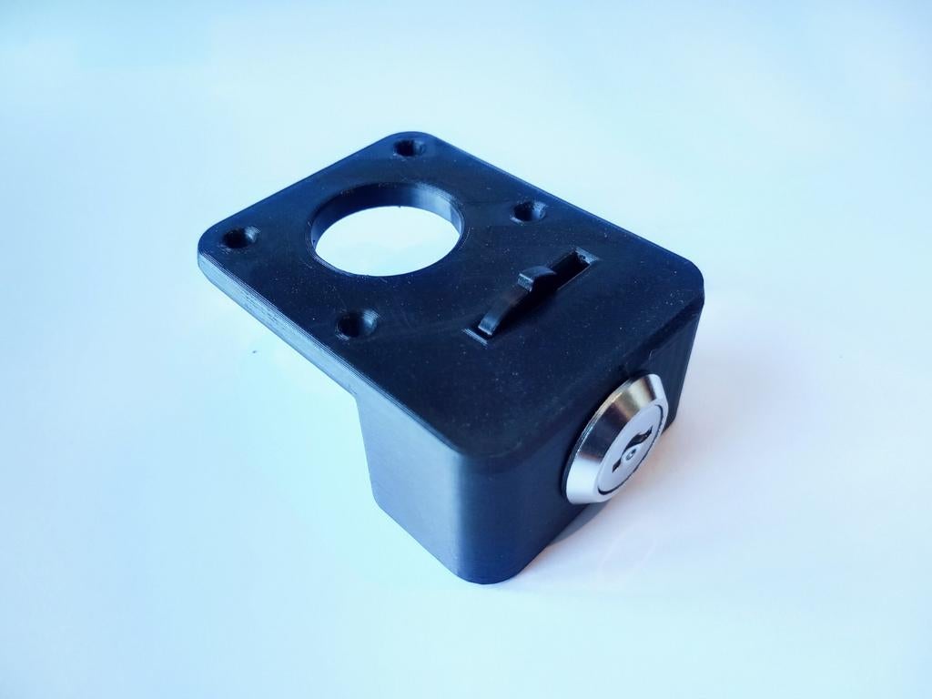LOCKXT - Bescherm je Garmin Zumo XT / XT2 tegen diefstal, Motoren, Accessoires | Navigatiesystemen, Ophalen