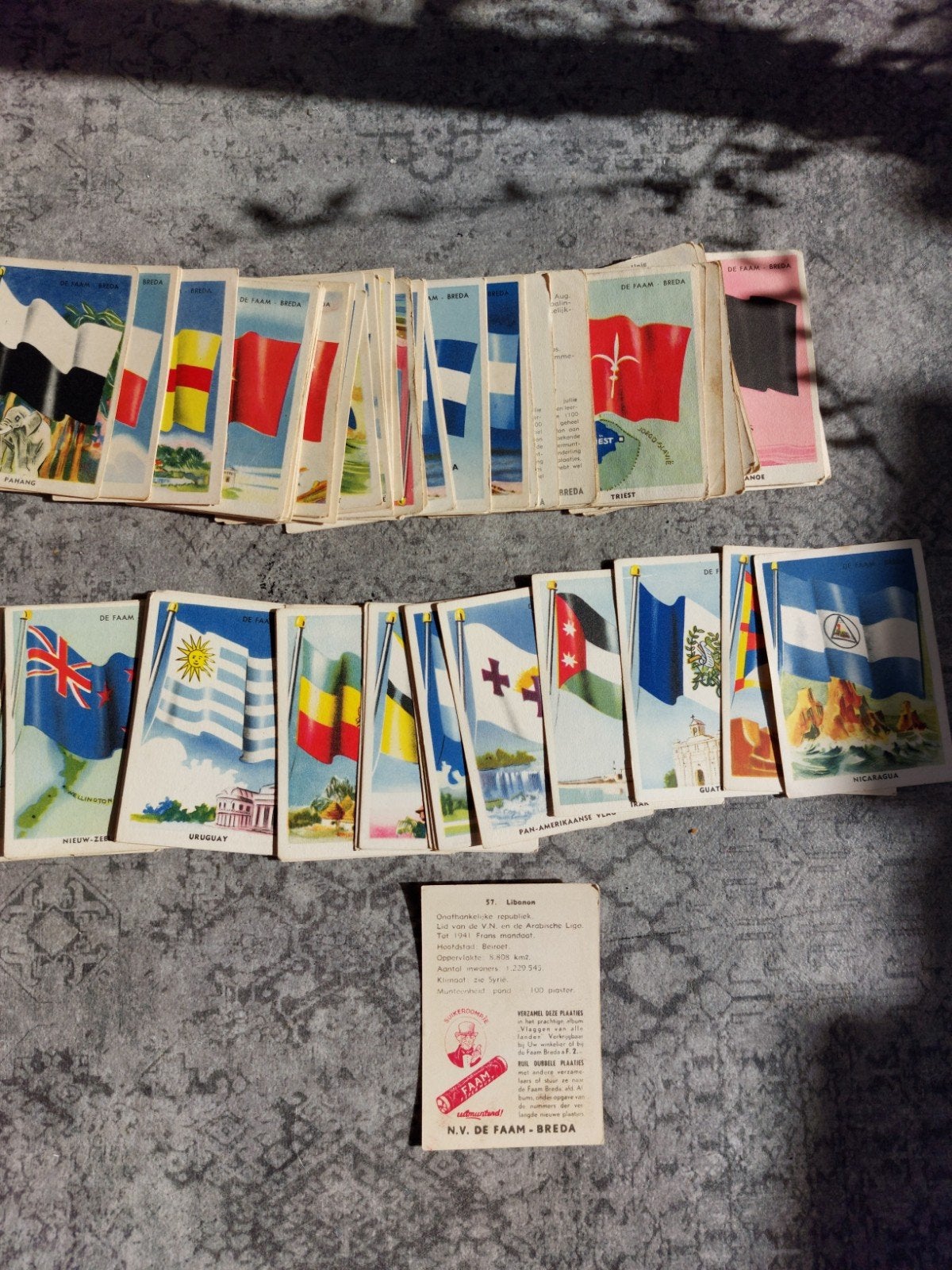 Vintage Vlaggen Knipsels - De Faam Breda (Jaren '40-'60), Verzamelen, Ophalen of Verzenden, 1940 tot 1960, Buitenland, Knipsel(s)