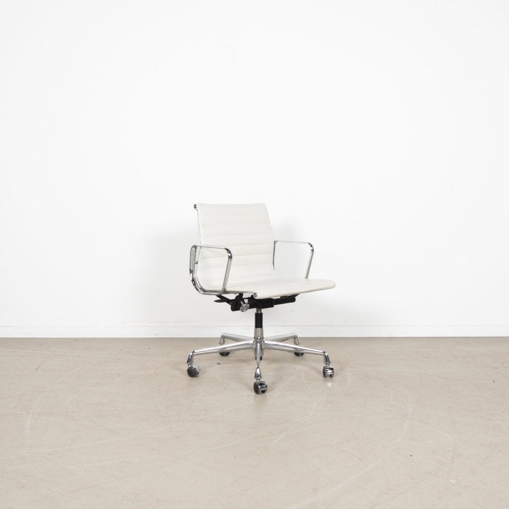 Vitra Eames EA117 Bureaustoel Wit Leer - Chroom