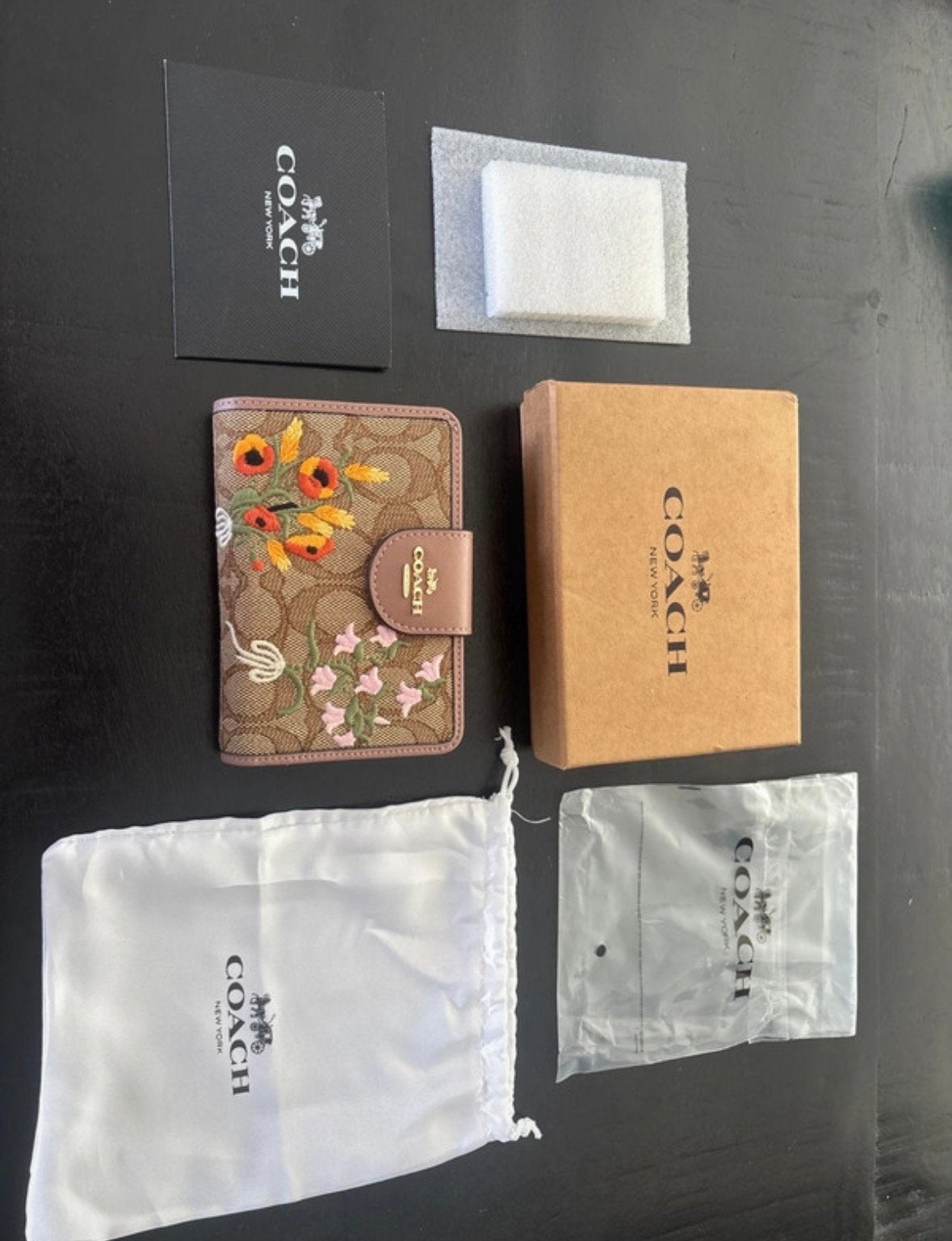 Coach portemonnee met bloemenprint, Sieraden, Tassen en Uiterlijk, Portemonnees, Verzenden, Nieuw, Bruin, Overige merken