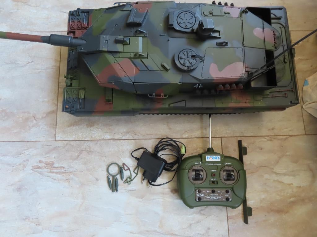RC tank Leopard 2A6, Hobby en Vrije tijd, Ophalen, Gebruikt