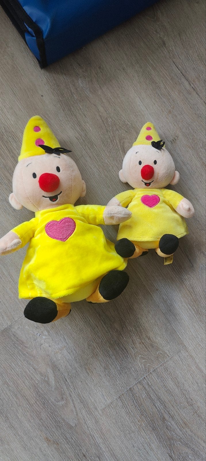Twee Bumba knuffels - Groot en Klein, Overige karakters, Ophalen of Verzenden, Gebruikt, Geel
