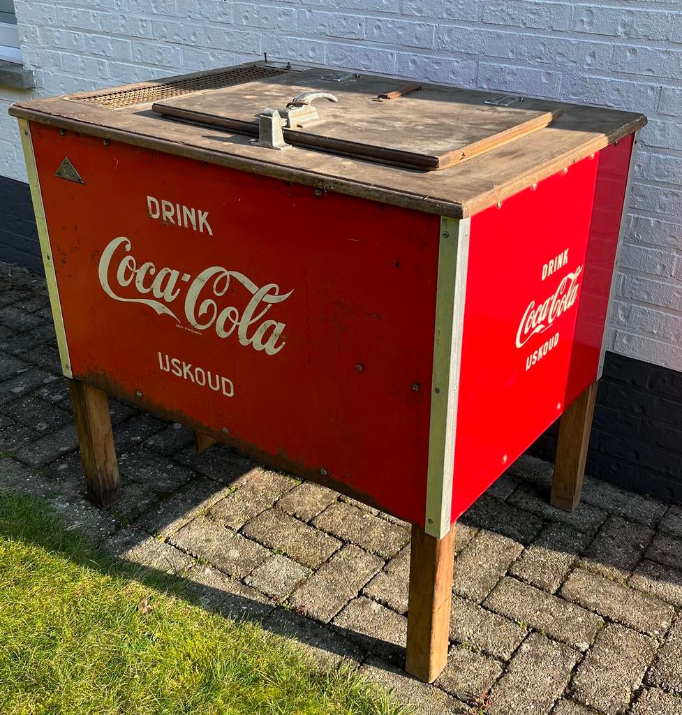 VINTAGE COCA COLA KOELKAST + KARTONNEN RECLAME BORD, Ophalen