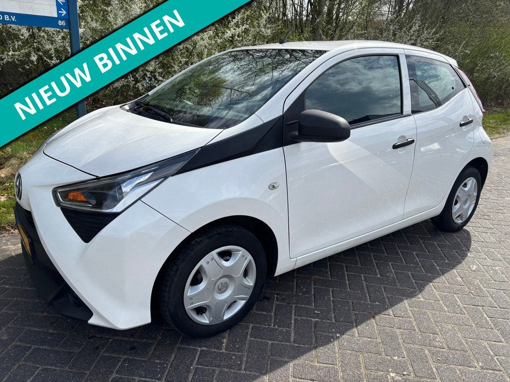 Toyota Aygo 1.0 VVT-i x-fun | Dealer onderh | Airco | NAP, Auto's, Voorwielaandrijving, Gebruikt, Euro 6, 4 stoelen