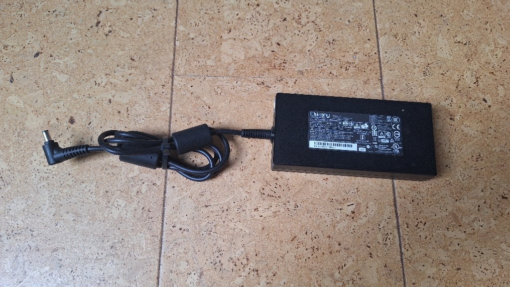 230 Watt (Laptop) Adapter, Computers en Software, Ophalen of Verzenden, Zo goed als nieuw, Chicony
