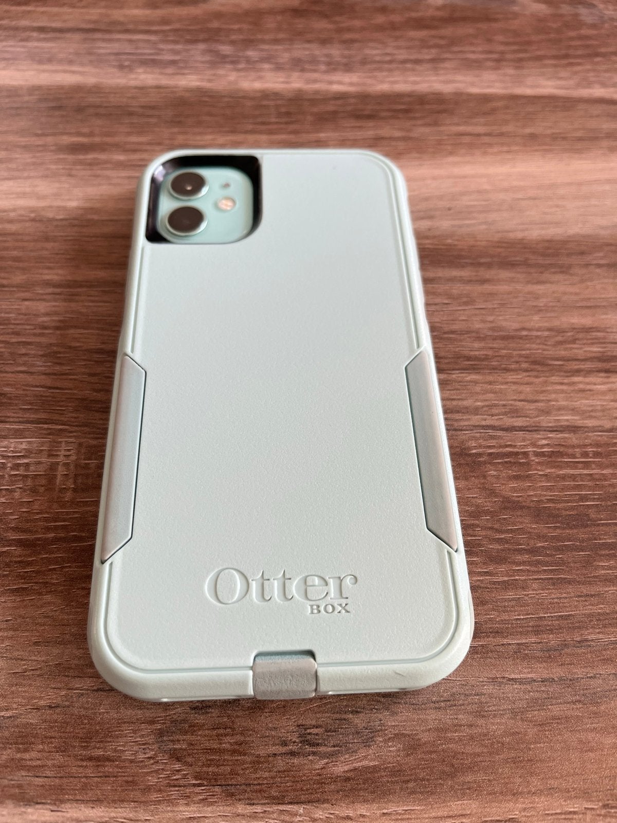 Foto 18 van iPhone 11 (128GB) Groen met OtterBox hoesje