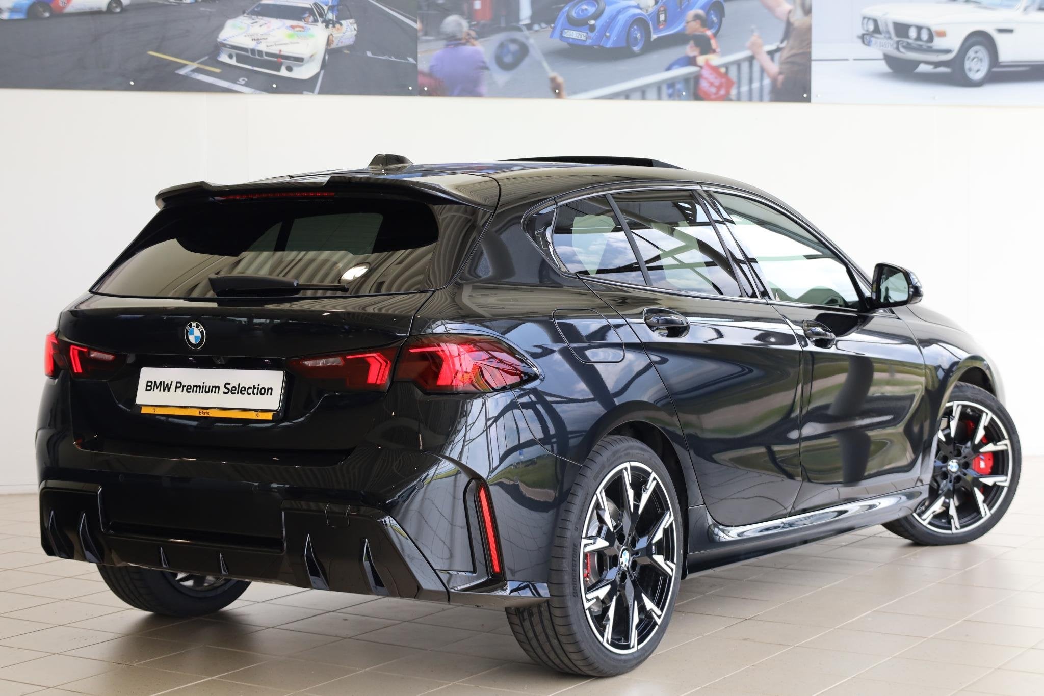 BMW 1 Serie 120 | M Sportpakket Pro | Panoramadak | Harman/K, Automatische klimaatregeling, Met garantie (alle), Zwart, Origineel Nederlands