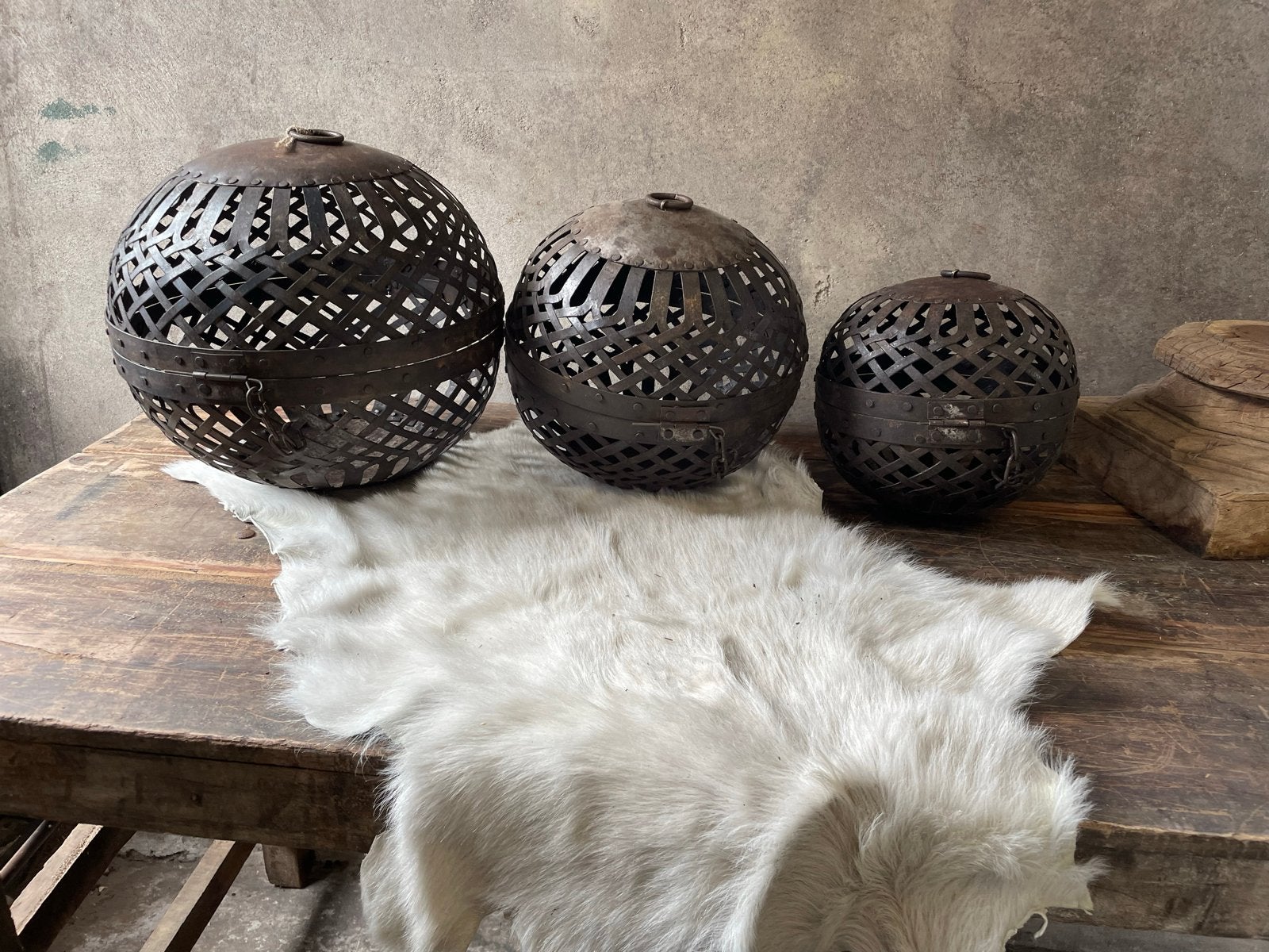 Set van 3 ijzeren deco bollen / windlichten, Ophalen of Verzenden, Metaal, Industrieel, Gebruikt