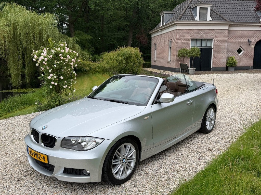 Bmw 1-SERIE Cabriolet 120i M-Sport Automaat NL-auto FULL OPT, Auto's, BMW, Euro 5, Achterwielaandrijving, 680 kg, 4 cilinders