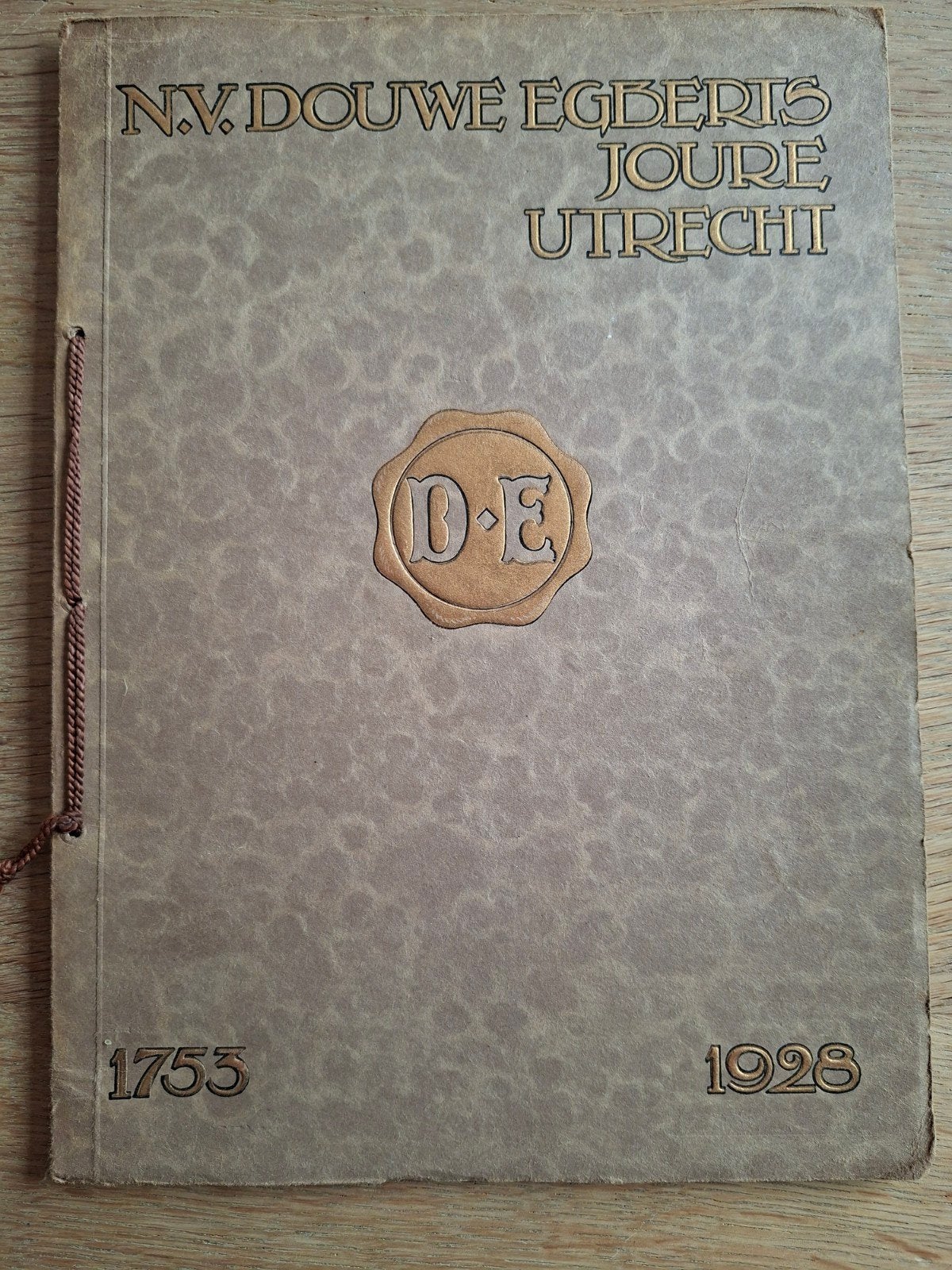 Gedenkschrift Douwe Egberts 1753-1928, Ophalen of Verzenden, Gelezen, N.V. Douwe Egberts, Catalogus