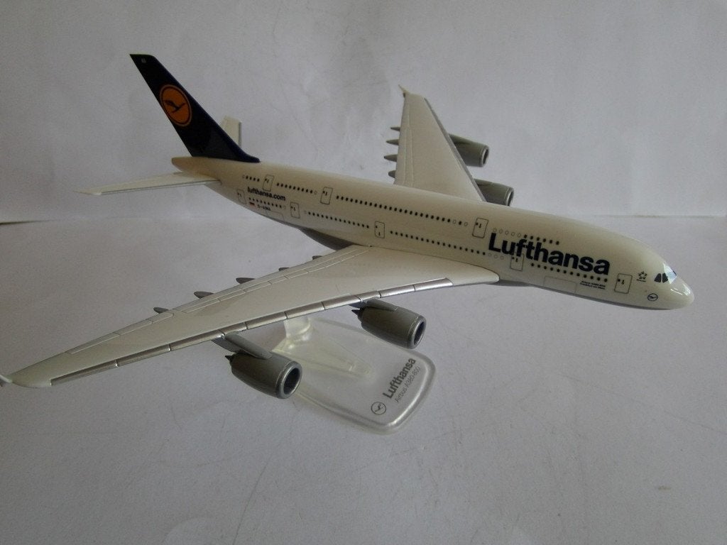 Airbus A380-800 Lufthansa Vliegtuig, met standaard. 1/200, Ophalen of Verzenden, Zo goed als nieuw, Schaalmodel
