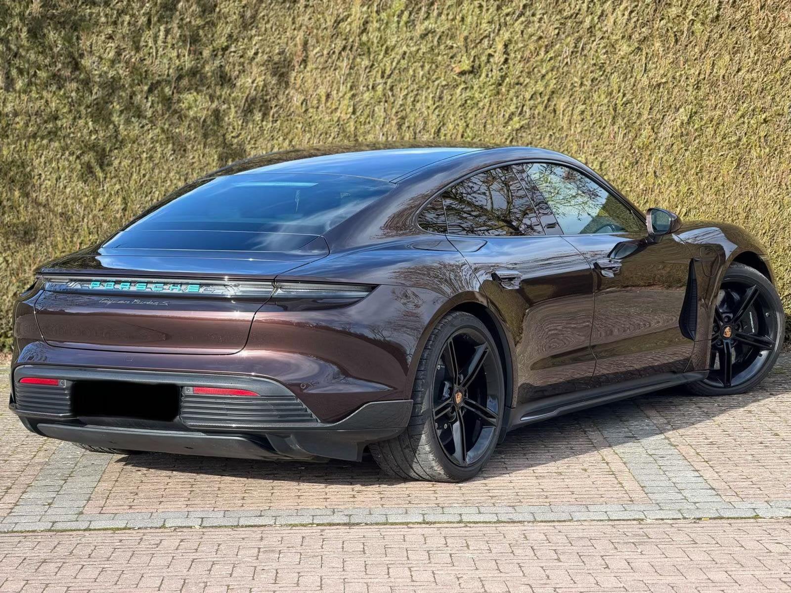 Taycan turbo S, Zwart, Bruin, Leder, Bedrijf