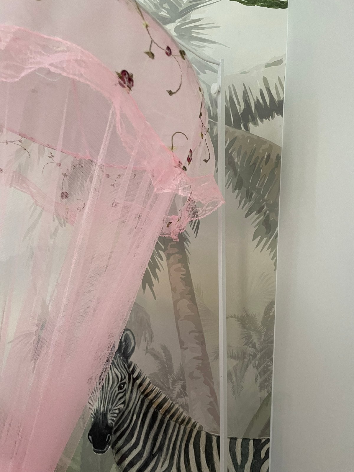 Roze klamboe met borduursel, Ophalen of Verzenden, Gebruikt, Overige typen