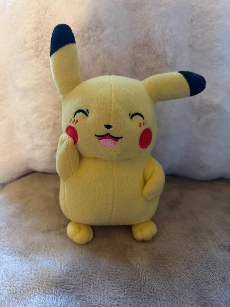 Pokémon knuffel Pikachu, Hobby en Vrije tijd, Ophalen of Verzenden, Zo goed als nieuw