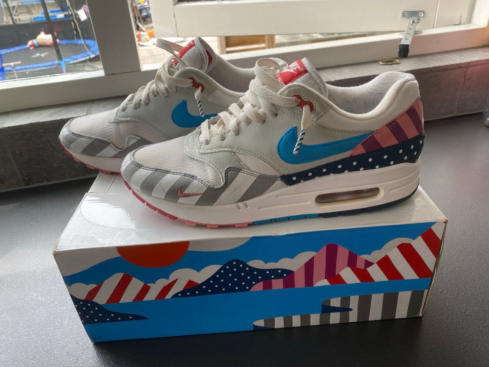 Nike Air Max 1 x Parra 'Amsterdam' - Maat 42,5, Kleding | Heren, Schoenen, Ophalen of Verzenden, Gedragen, Overige kleuren, Sneakers of Gympen