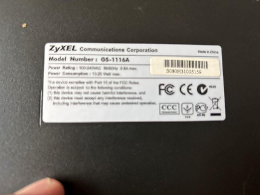 Zyxel switch GS-1116A, Computers en Software, Netwerk switches, Ophalen of Verzenden, Zo goed als nieuw