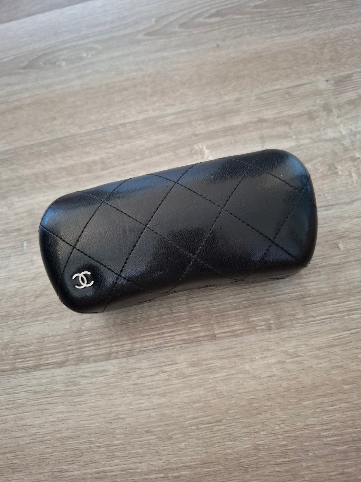 Chanel zonnebril met etui, Overige merken, Zonnebril, Zwart, Ophalen of Verzenden