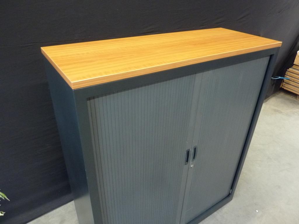 Nette halfhoge roldeurkast / kantoorkast / kast 120x46x137, 100 tot 150 cm, Meerdere deuren, Ophalen of Verzenden, Munstermanstraat 6 - Hal 3 - Silvolde