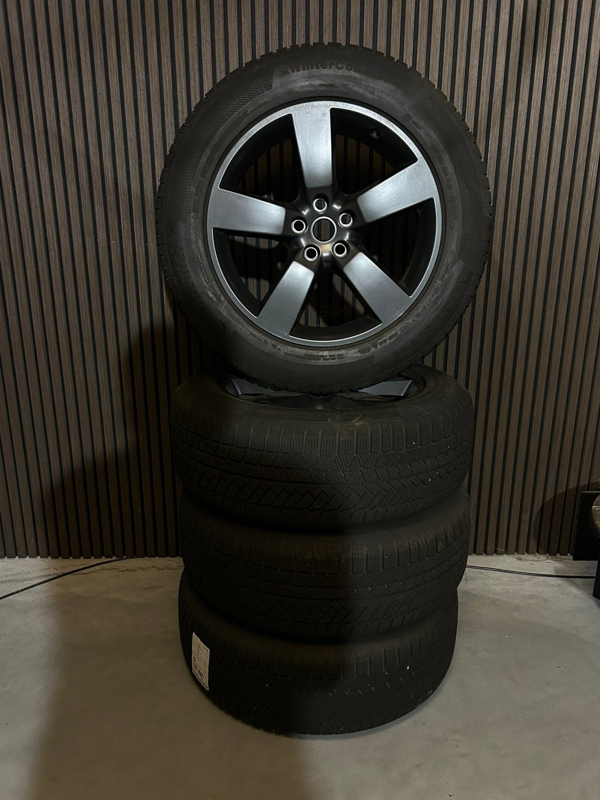 Land Rover defender winterset 20 inch. Continental., Ophalen, Gebruikt, 255 mm, Banden en Velgen