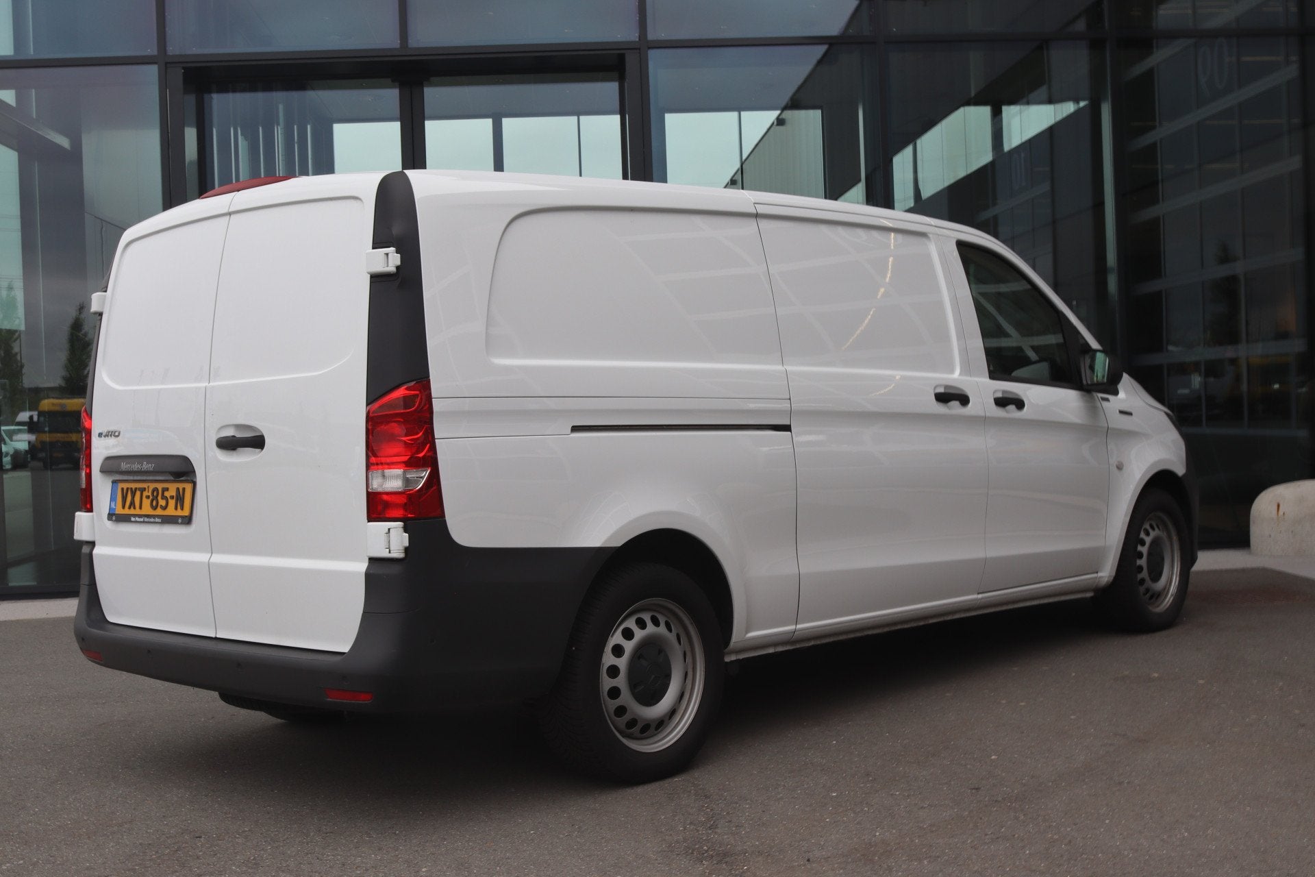 Mercedes-Benz eVito eVito 112 L3 66 kWh |AIRCO/CAMERA/SNELLA, Auto's, 2240 kg, Gebruikt, Verwarmde buitenspiegels, 116 pk