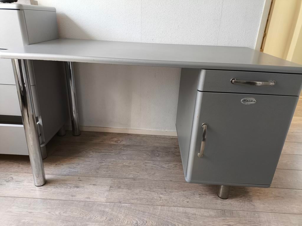 Bureau, 130 x 70 cm, met 1 lade en 1 kastje, Huis en Inrichting, Ophalen, Gebruikt