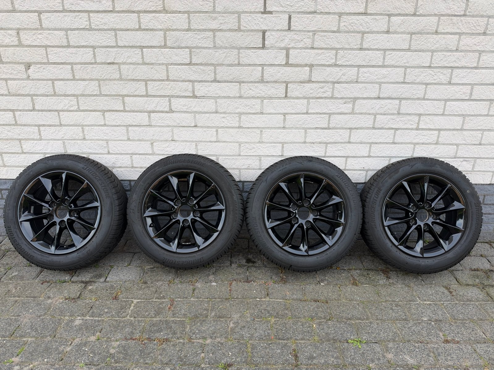 BMW 16 inch winterbanden met velgen - Bridgestone Blizzak, Auto-onderdelen, Ophalen, Gebruikt, 16 inch, Banden en Velgen