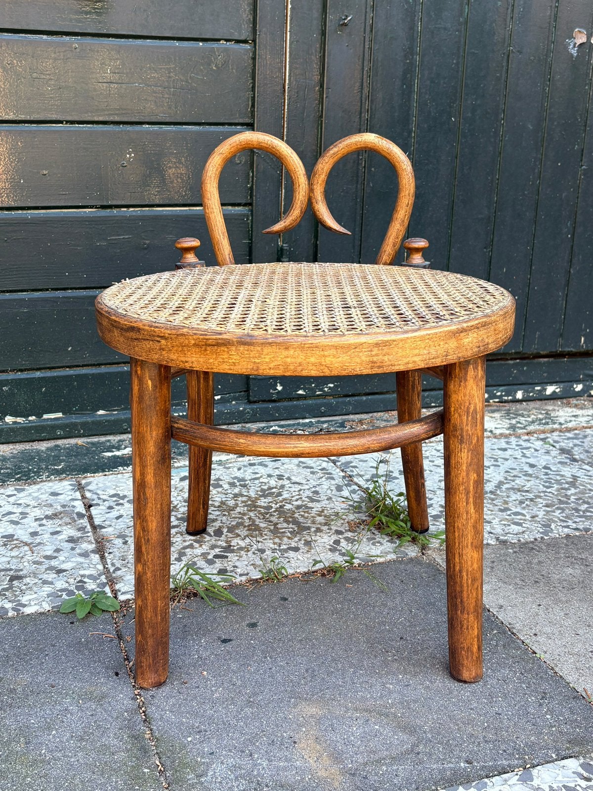Antieke kinderstoel / antiek krukje Thonet, Ophalen, Zo goed als nieuw, Hout