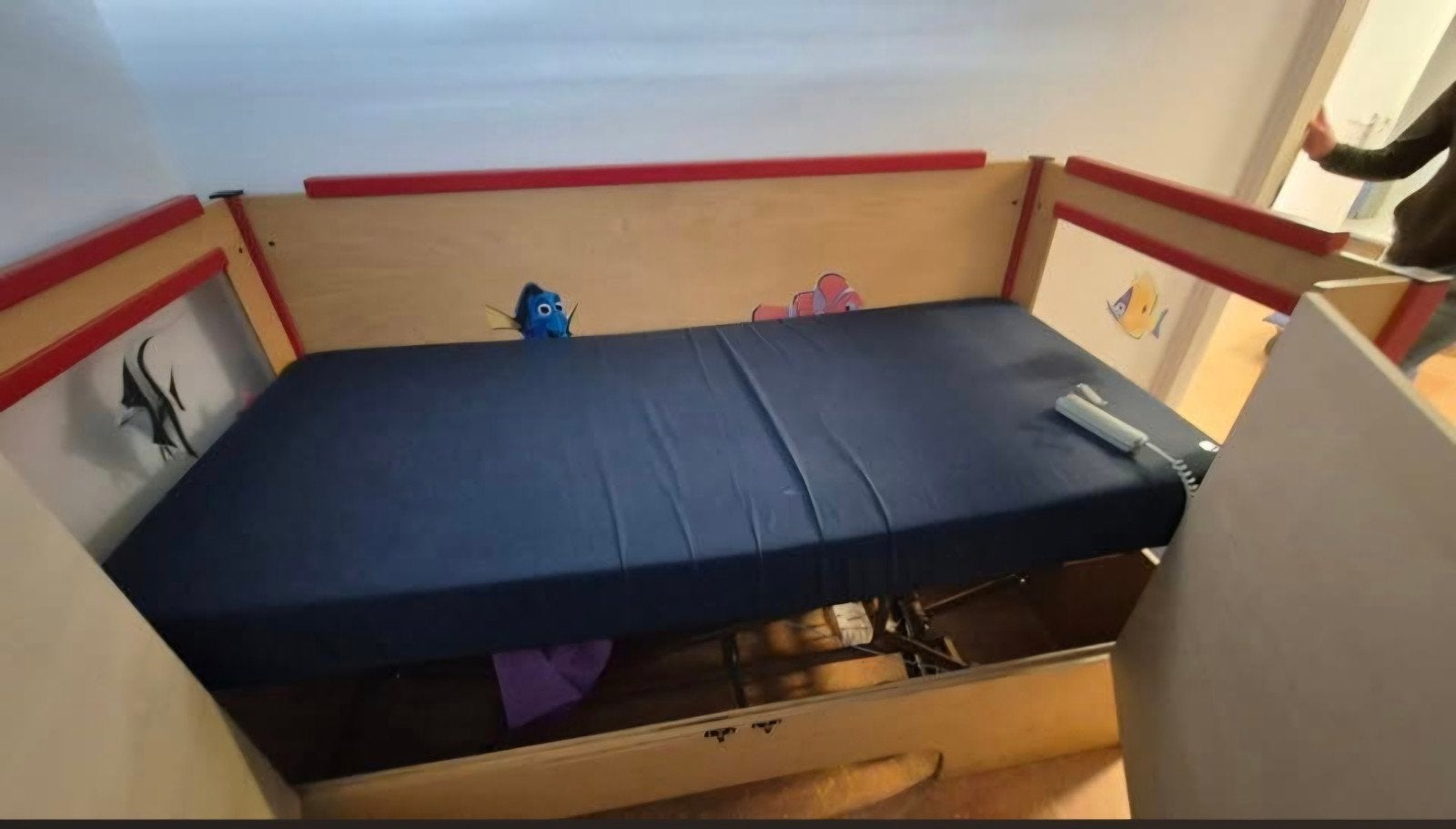 Kinderzorgbed / care cot met Nemo thema – Kersten Hulpmiddel, Ophalen, B, Verstelbaar, 90 cm