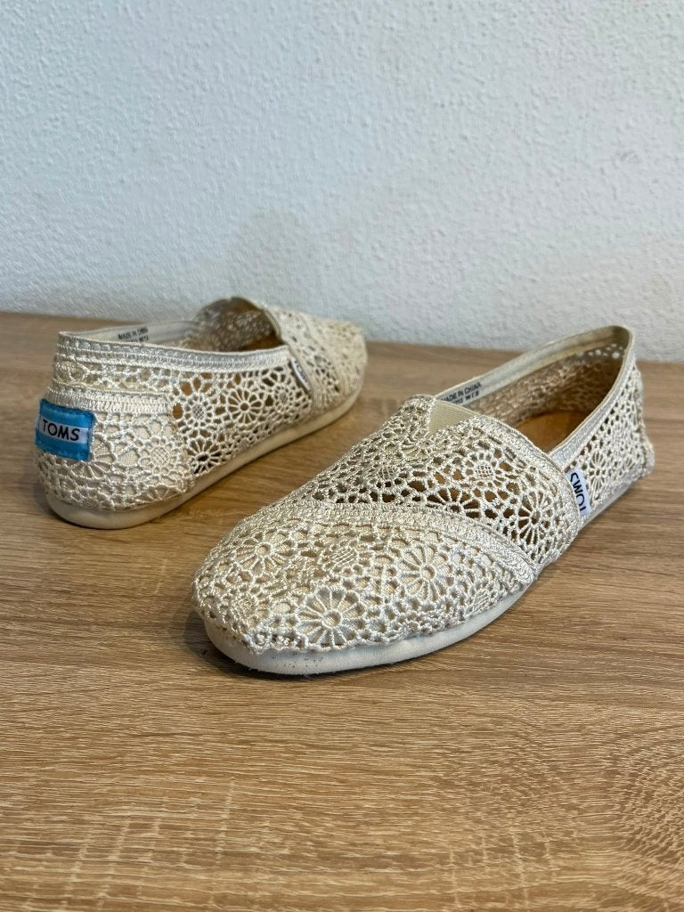 TOMS Alpargata Crochet ivoor W7.5, boho kanten zomer slip-on, Ophalen of Verzenden, Zo goed als nieuw, Toms, Toms