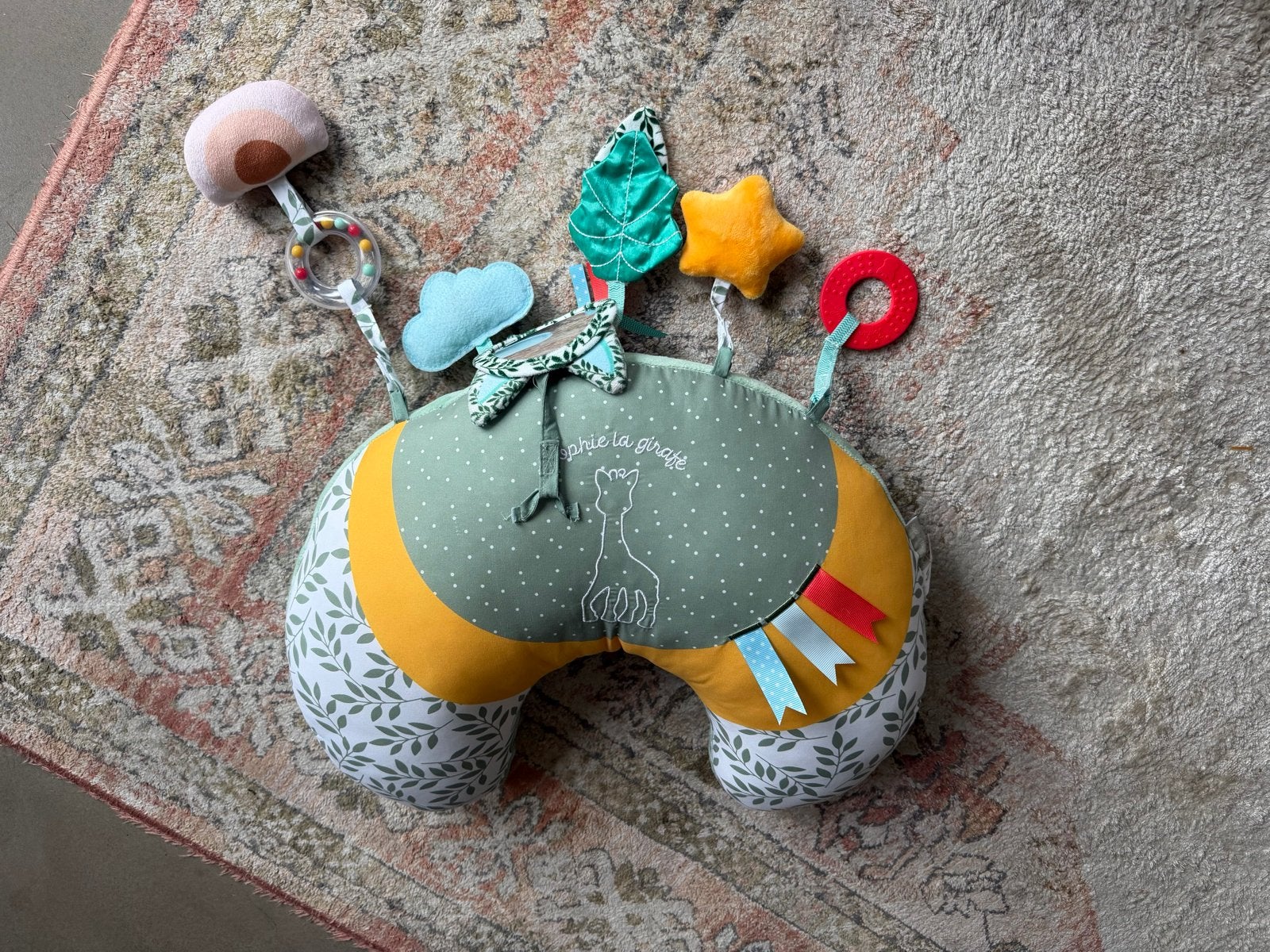 Sophie de giraf speelkussen met speeltjes, Ophalen, Zo goed als nieuw, Speelkleed, Met geluid