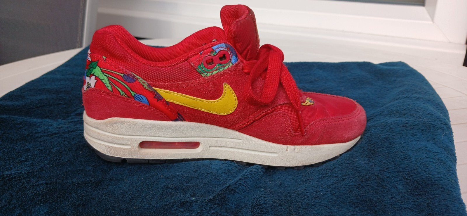 Nike Air Max 1 Aloha Pack Floral Print EU 36 Rare, Ophalen of Verzenden, Sneakers of Gympen, Zo goed als nieuw, Rood