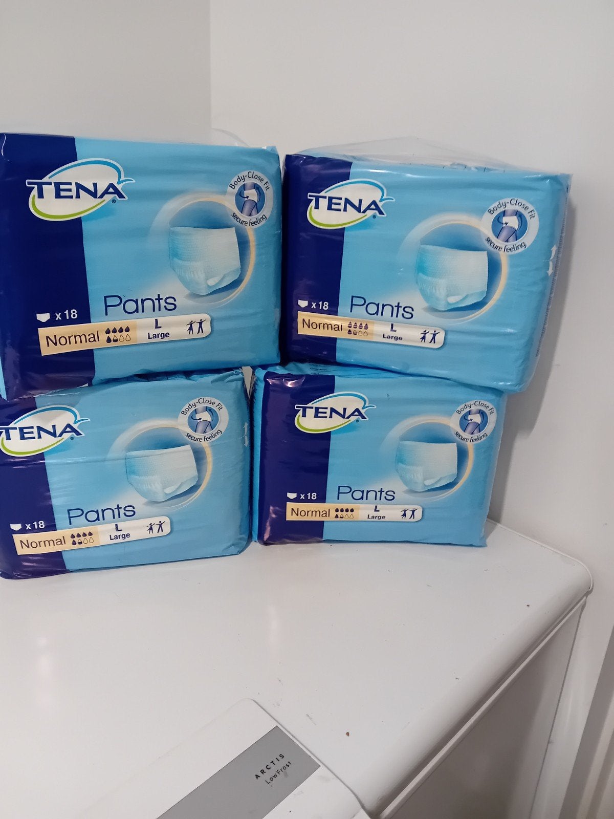 Tena pants normaal mt L €7 per pak, Diversen, Ophalen of Verzenden