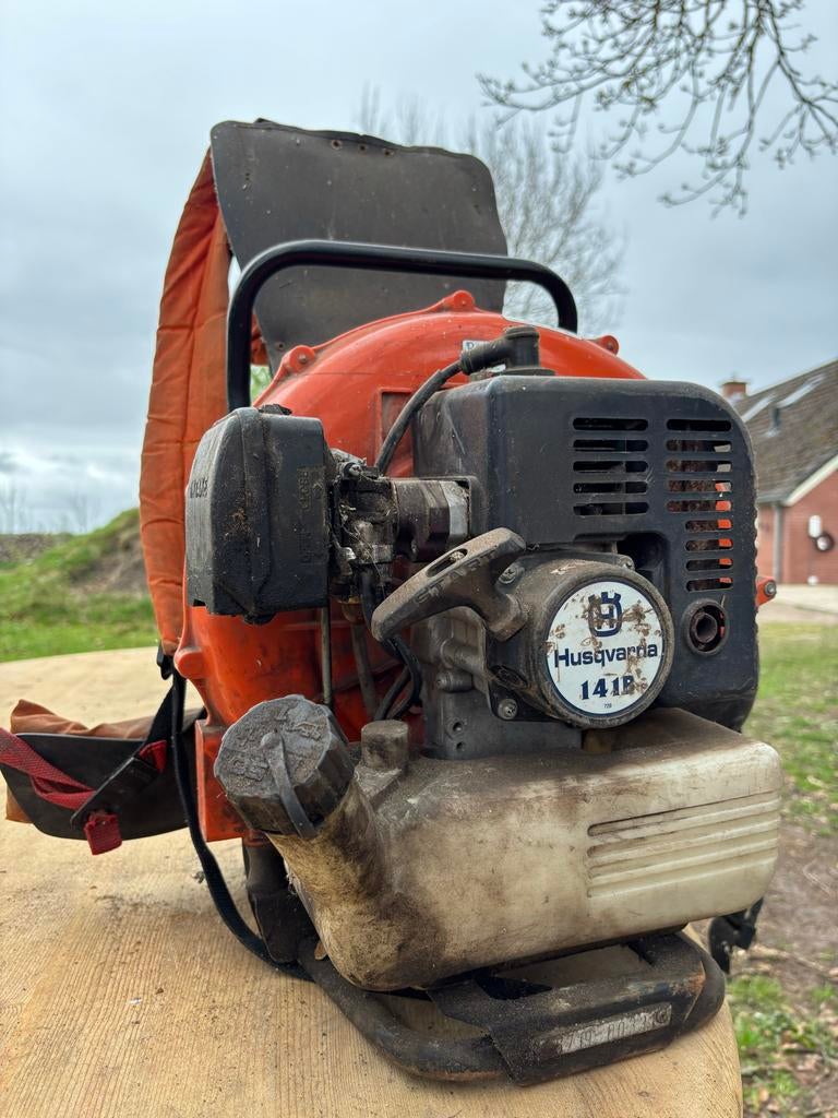 Husqvarna 141B ruggedragen bladblazer, Ophalen, Gebruikt, Benzine, Ruggedragen