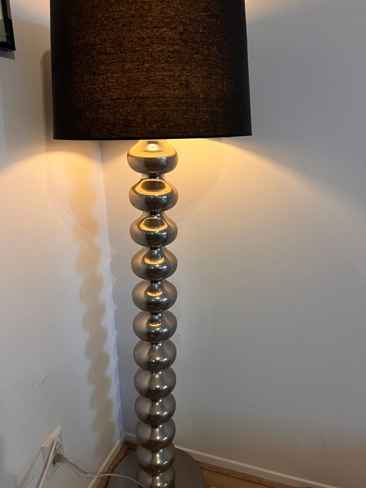 Stijlvolle Vloerlamp met Zwarte Kap - Zo goed als nieuw, Zo goed als nieuw, Metaal, 150 tot 200 cm, E27 (groot)