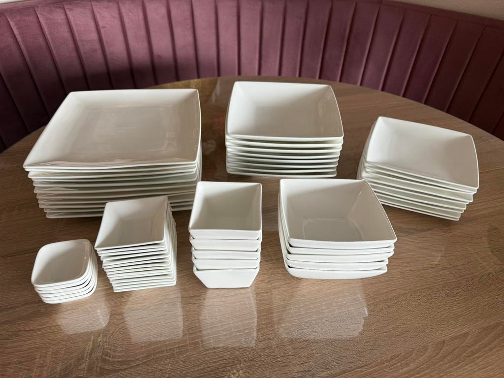 Compleet wit/creme kleurig servies, Huis en Inrichting, Keuken | Servies, Ophalen, Gebruikt