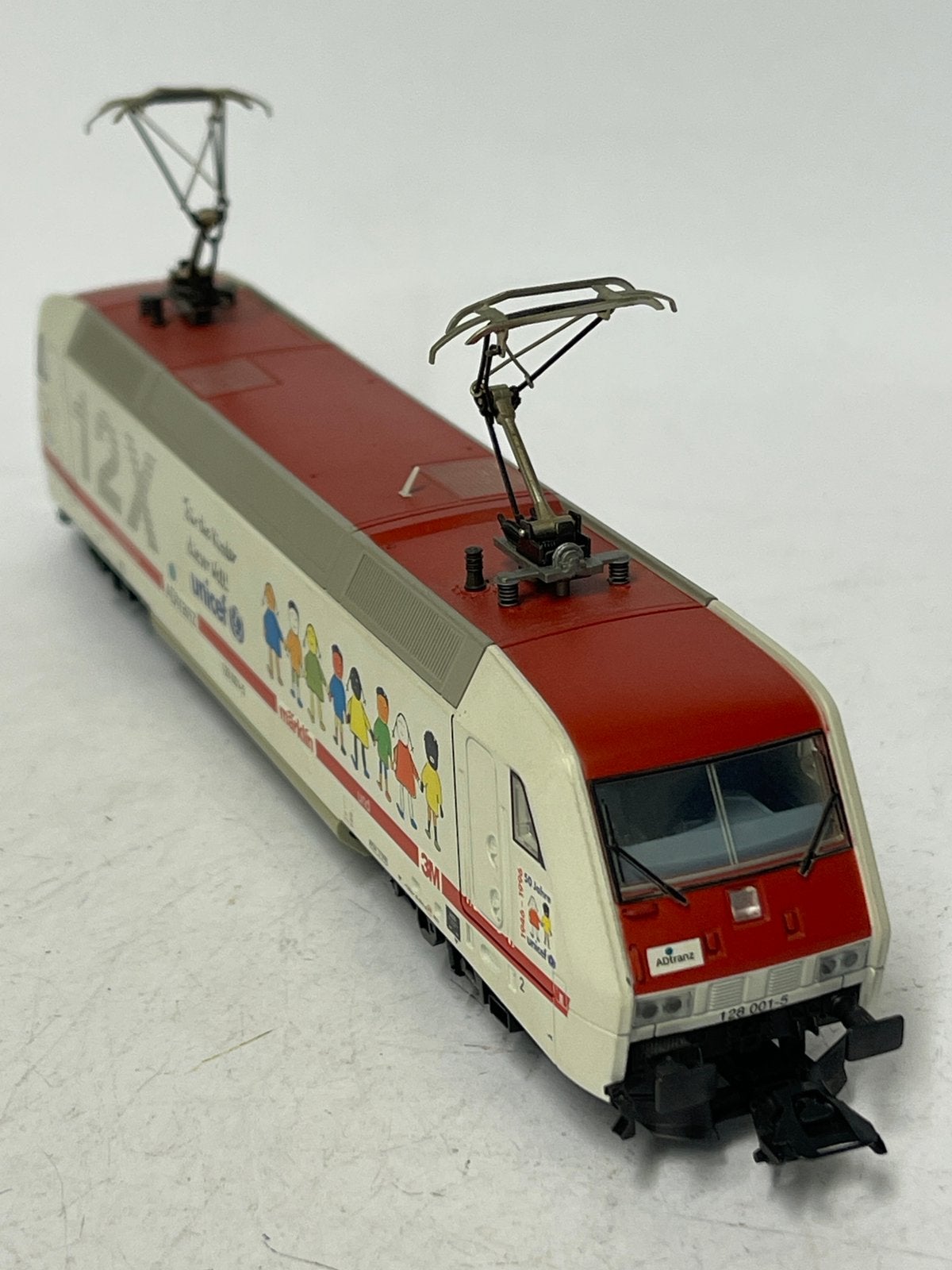 ** NIEUWSTAAT ** Märklin 34382 Analoog / Digitaal UNICEF **, Hobby en Vrije tijd, Wisselstroom, Locomotief, Ophalen of Verzenden