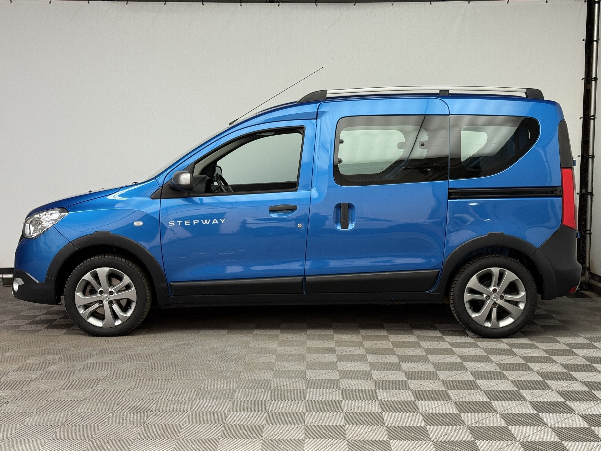 Dacia Dokker 1.2 TCe Stepway Navi Airco Cruise LM16", Auto's, Voorwielaandrijving, Euro 5, Stof, Gebruikt