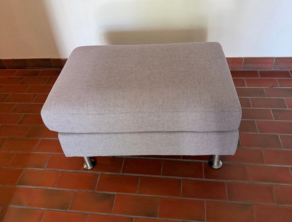 Comfortabele Hocker - Grijs Stoffen Voetenbank, Huis en Inrichting, Ophalen, Gebruikt, 50 tot 75 cm, 75 tot 100 cm