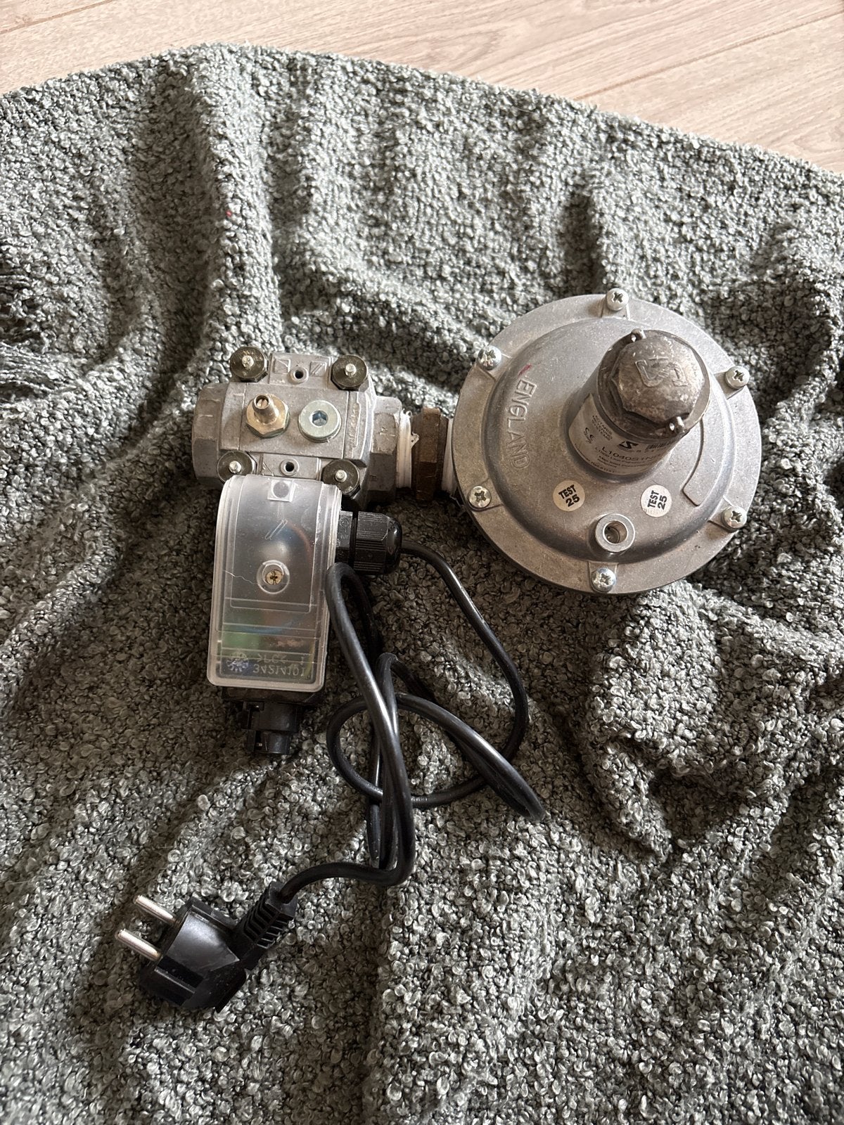 Gasdrukregelaar met elektrische aansluiting, Doe-het-zelf en Verbouw, Verzenden, Gebruikt, Overige merken, Overige typen