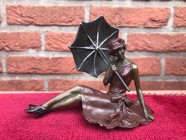 Weens brons, dame met parasol, verborgen erotica, Ophalen of Verzenden, Brons