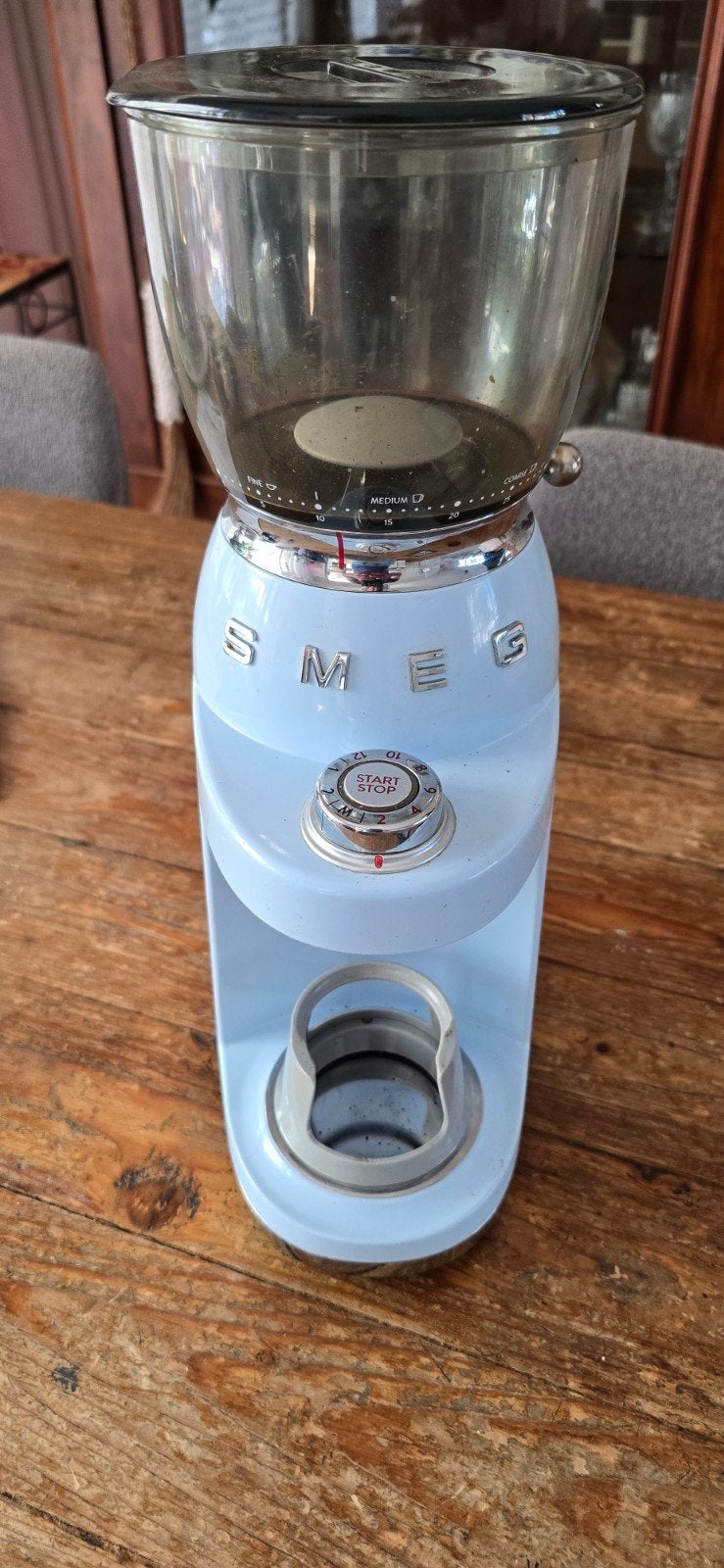 Smeg Koffiemolen - Pastelblauw - Zo goed als nieuw, 10 kopjes of meer, Ophalen, Zo goed als nieuw, Koffiemachine