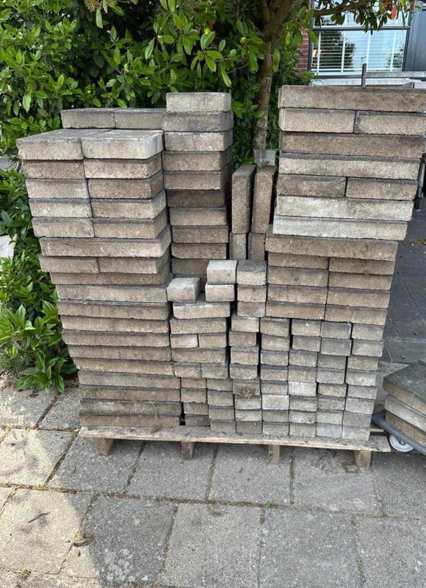 Gratis tegels, Ophalen, Zo goed als nieuw, 10 m² of meer, Beton