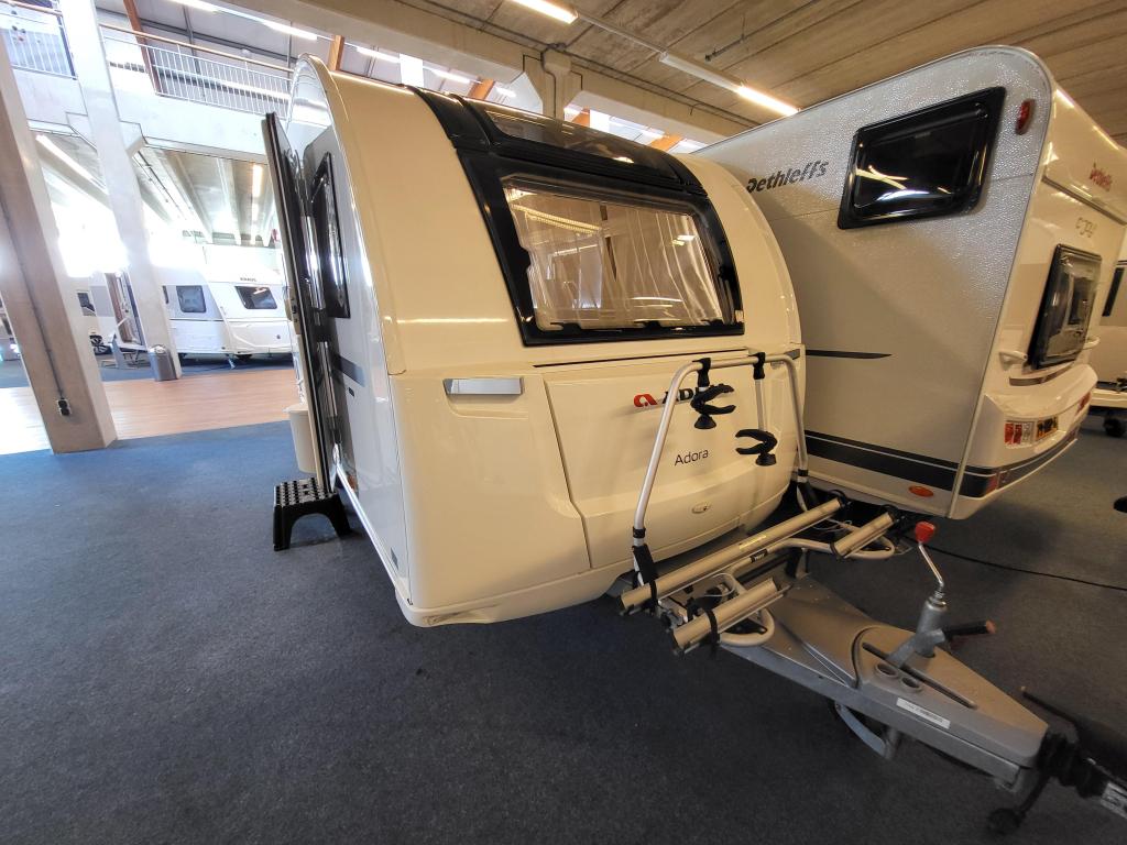 Adria Adora 462 PU; netjes en compleet, Caravans en Kamperen, Caravans, Rondzit, Bedrijf, Schokbreker, Tot en met 4