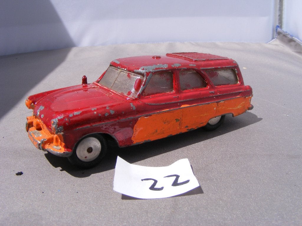 Ford zephyr corgi toys 424 (22) 1/43  overgeschilderd, Ophalen of Verzenden, Gebruikt, Auto, Corgi