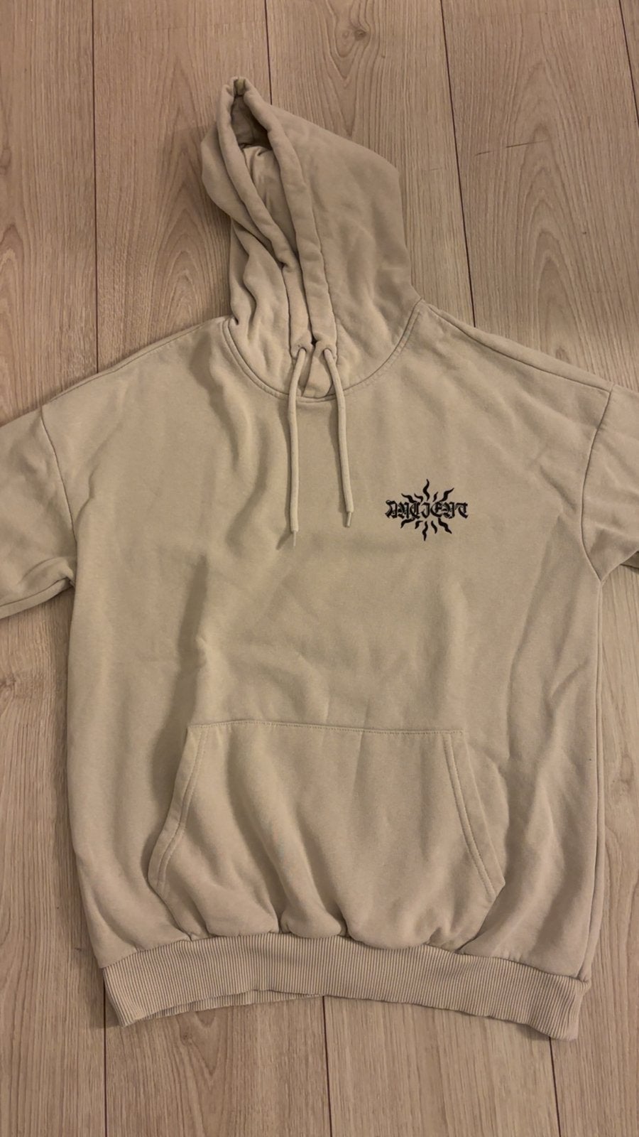 Crèmekleurige hoodie met 'Ancient' opdruk, Kleding | Heren, Ophalen of Verzenden, Zo goed als nieuw