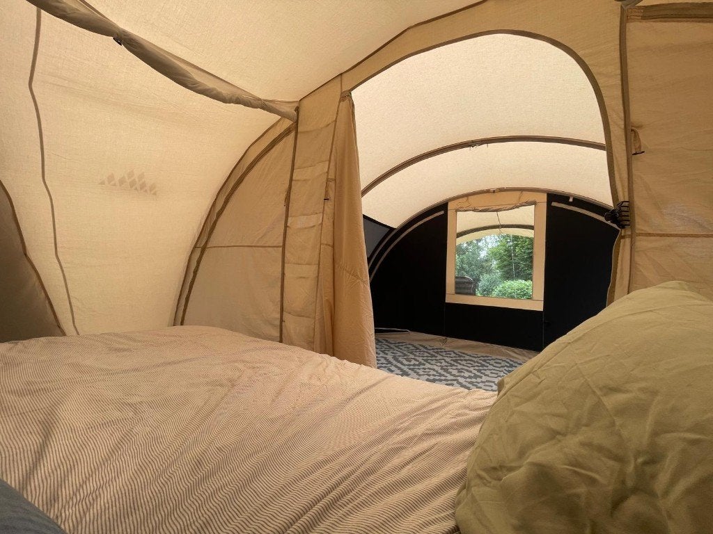 Tunneltent Obelink Trail 600 6 persoons en luxe luchtbed, Ophalen, Zo goed als nieuw, Tot en met 6