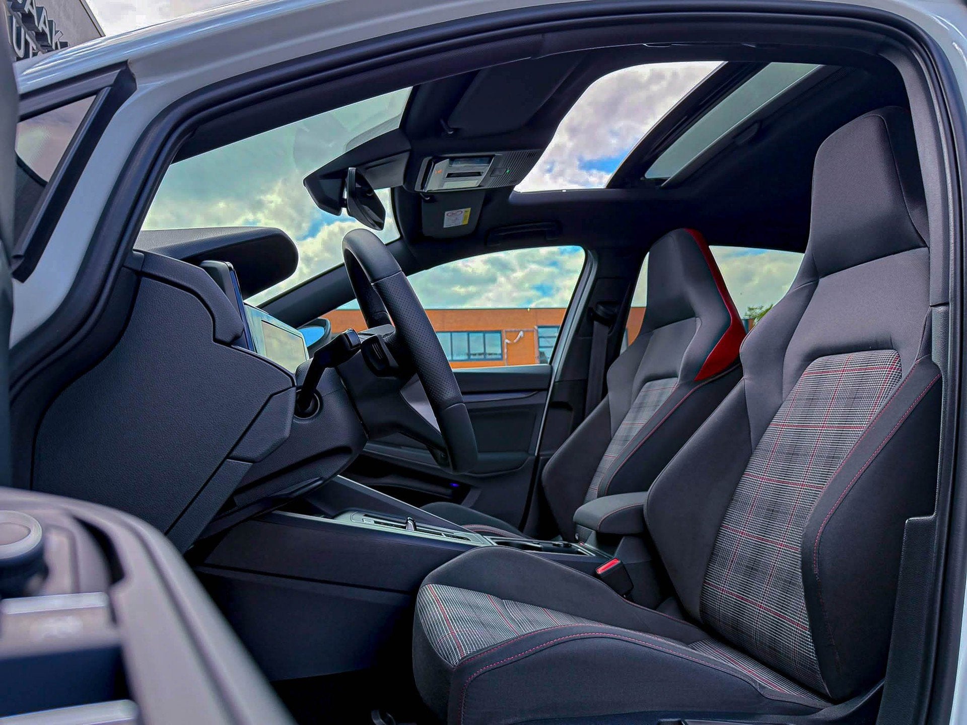 Volkswagen GOLF 2.0TSI GTI 245pk DSG! OEM DEALER|Panoramadak, Dealer onderhouden, 730 kg, 4 cilinders, 1984 cc